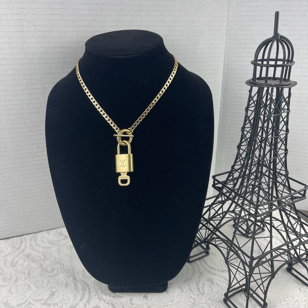 ✅LOUIS VUITTON ✅ Authentic Lock and Key